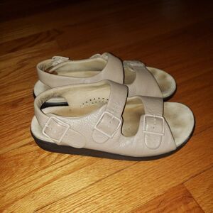 SAS Tan Leather Slingback Sandals